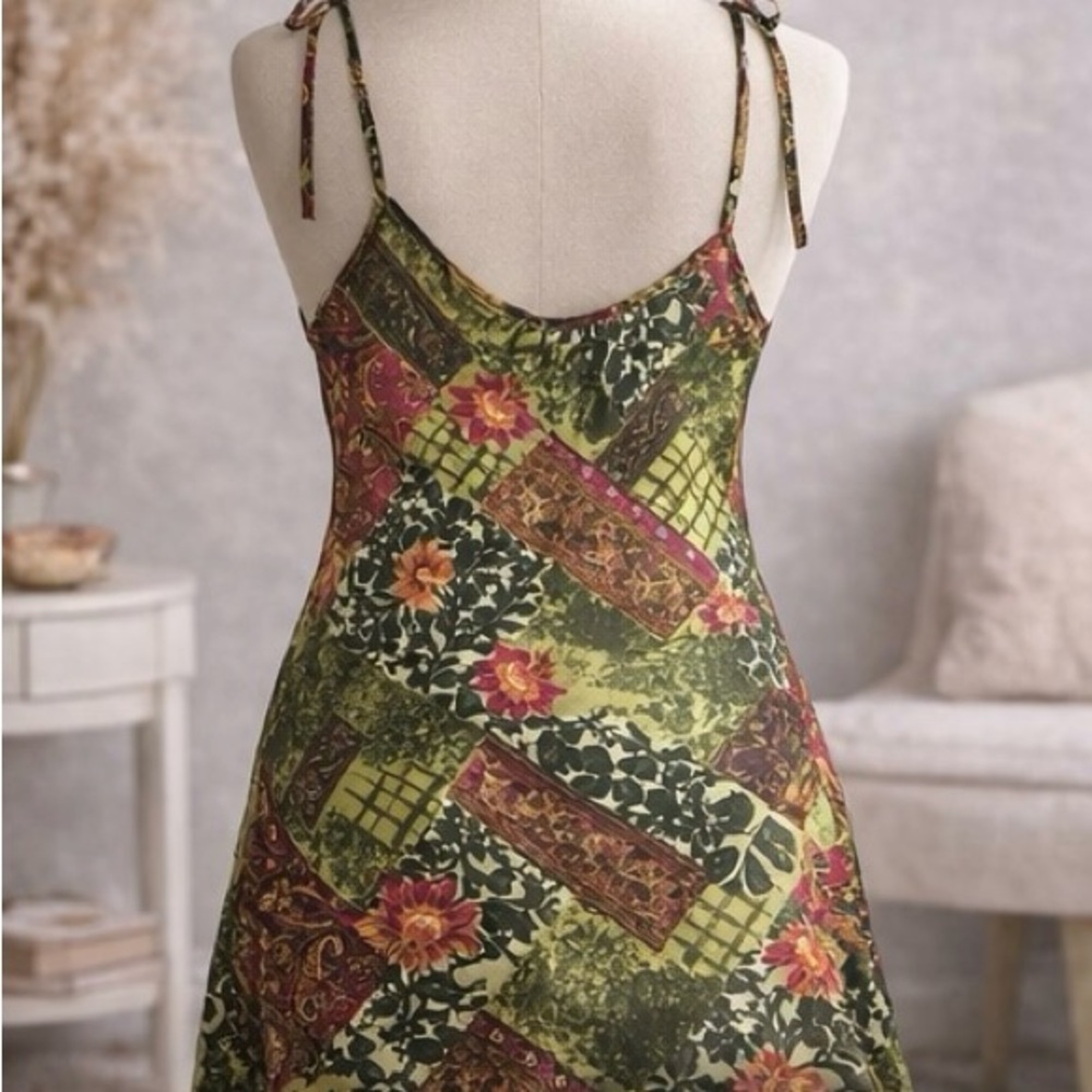 NWOT Satin Floral Nightgown • Adjustable Strap Sleep Dress • Lightweight